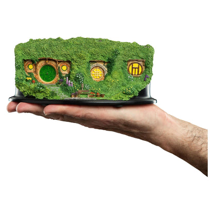Weta The Lord of the Rings Environment Hobbit Hole Bag End Illuminated Edition PRE-ORDER